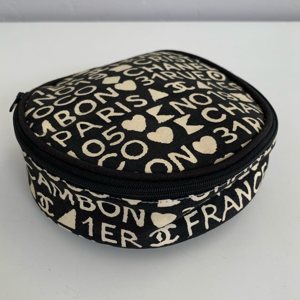 Auth VTG CHANEL 1991 Cosmetic Bag - Picture 1 of 8